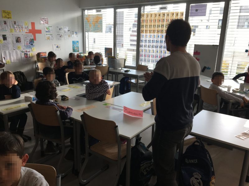 Mathieu en animation scolaire à Versailles